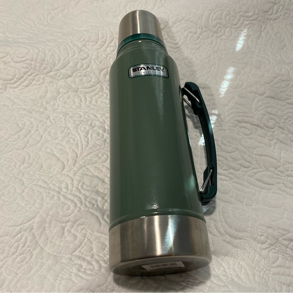 Stanley Vacuum Thermos - Picture 1 of 9